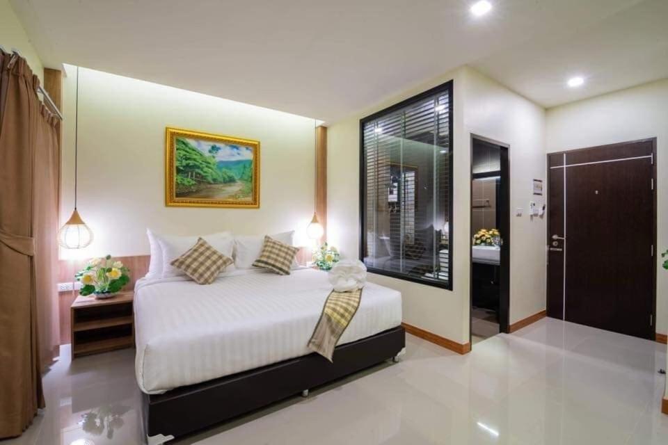 נחון סי טמארט Pura Nakhon Hotel מראה חיצוני תמונה