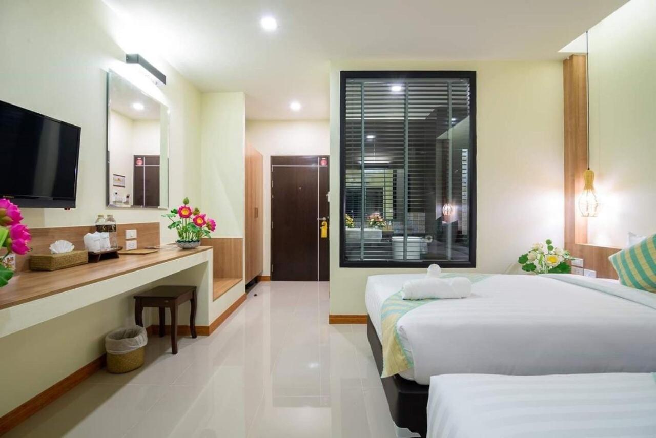נחון סי טמארט Pura Nakhon Hotel מראה חיצוני תמונה