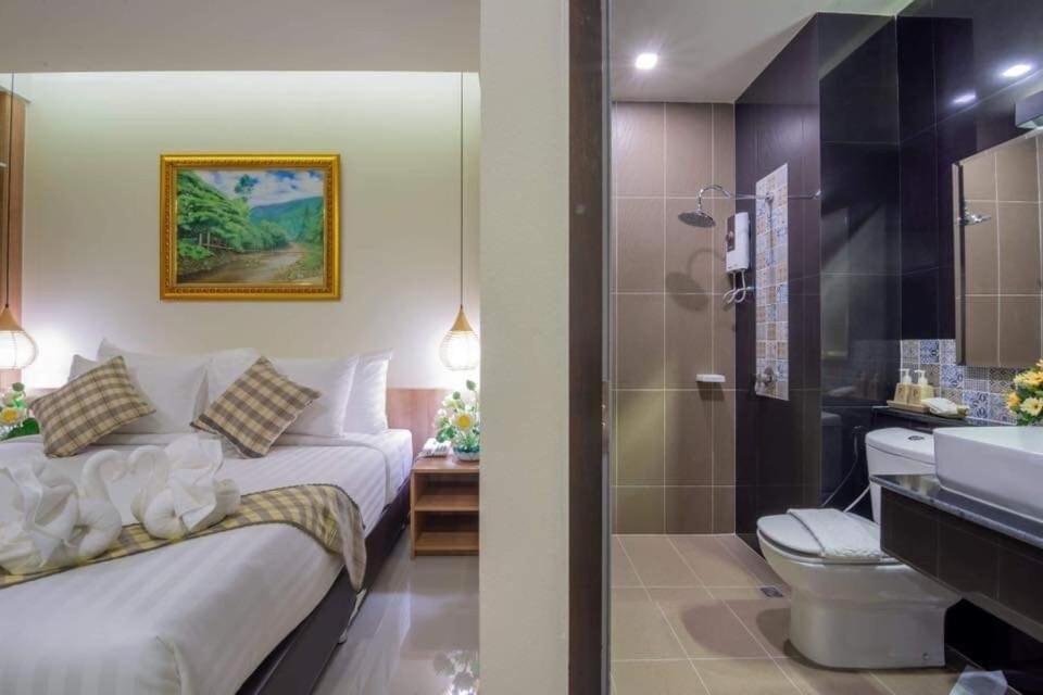נחון סי טמארט Pura Nakhon Hotel מראה חיצוני תמונה