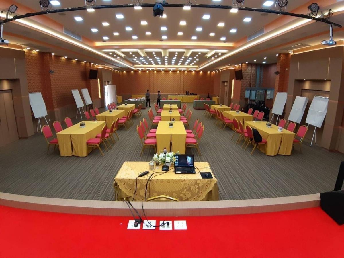 נחון סי טמארט Pura Nakhon Hotel מראה חיצוני תמונה