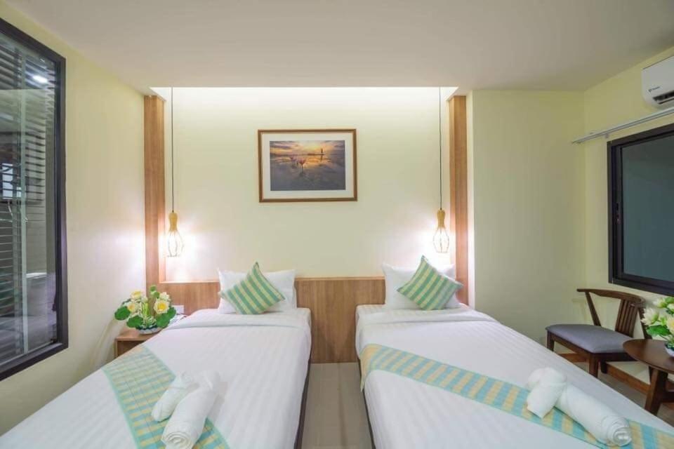 נחון סי טמארט Pura Nakhon Hotel מראה חיצוני תמונה