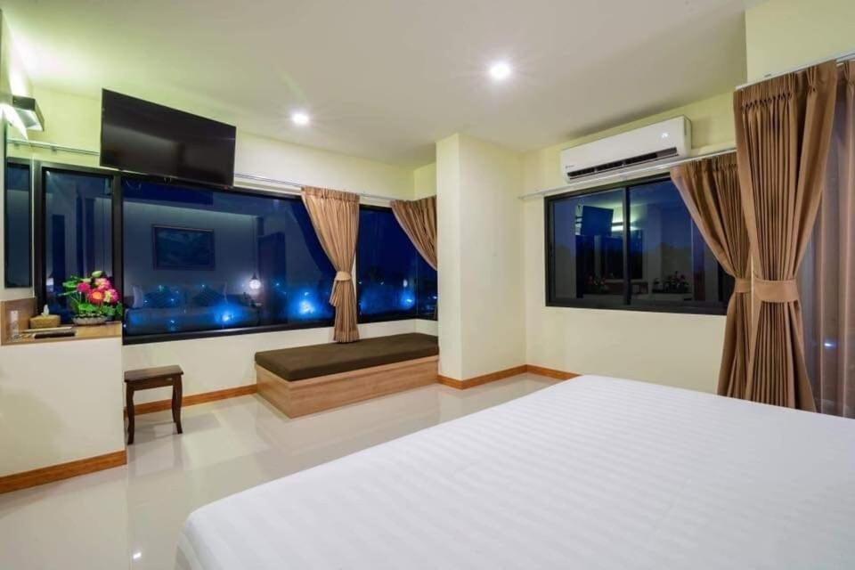 נחון סי טמארט Pura Nakhon Hotel מראה חיצוני תמונה