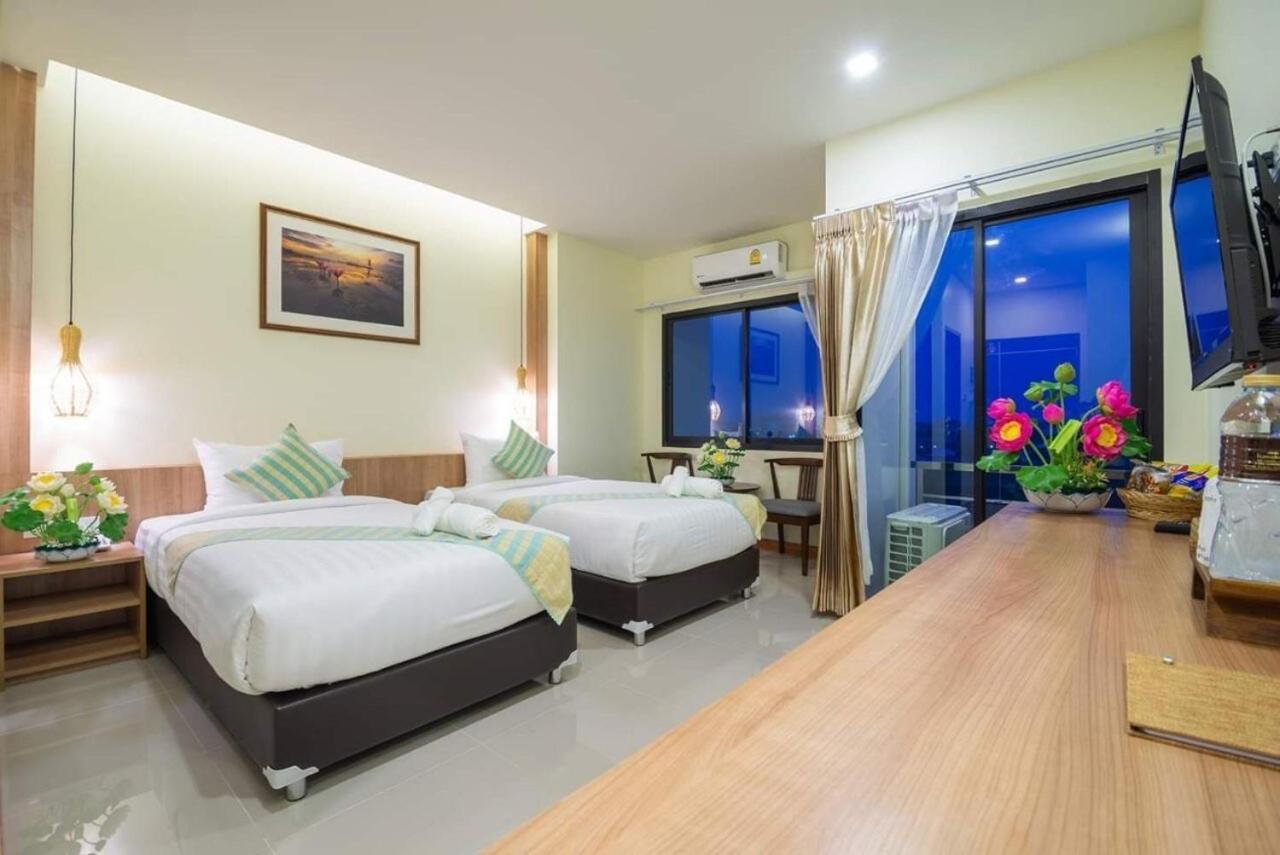 נחון סי טמארט Pura Nakhon Hotel מראה חיצוני תמונה