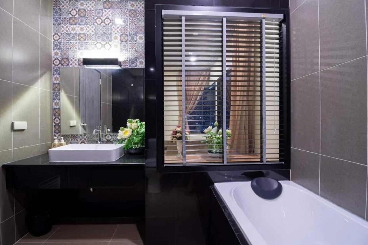 נחון סי טמארט Pura Nakhon Hotel מראה חיצוני תמונה